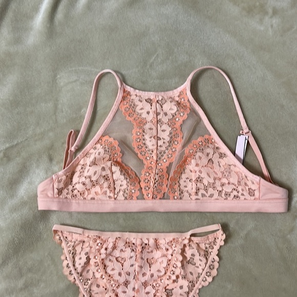 Peach Victoria secret bra and panty set xs bundle - Picture 4 of 5